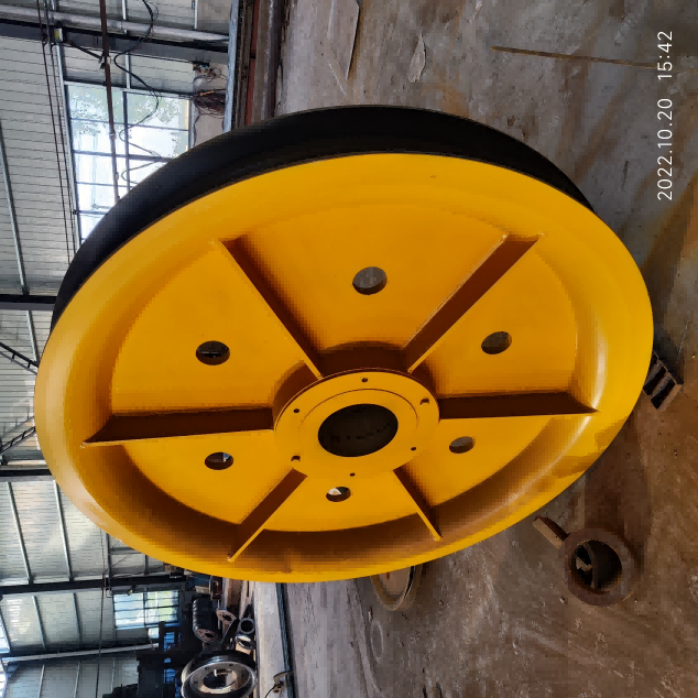 ما هو الفرق بين مآخذ الملاحق المفتوحة والمغلقة؟